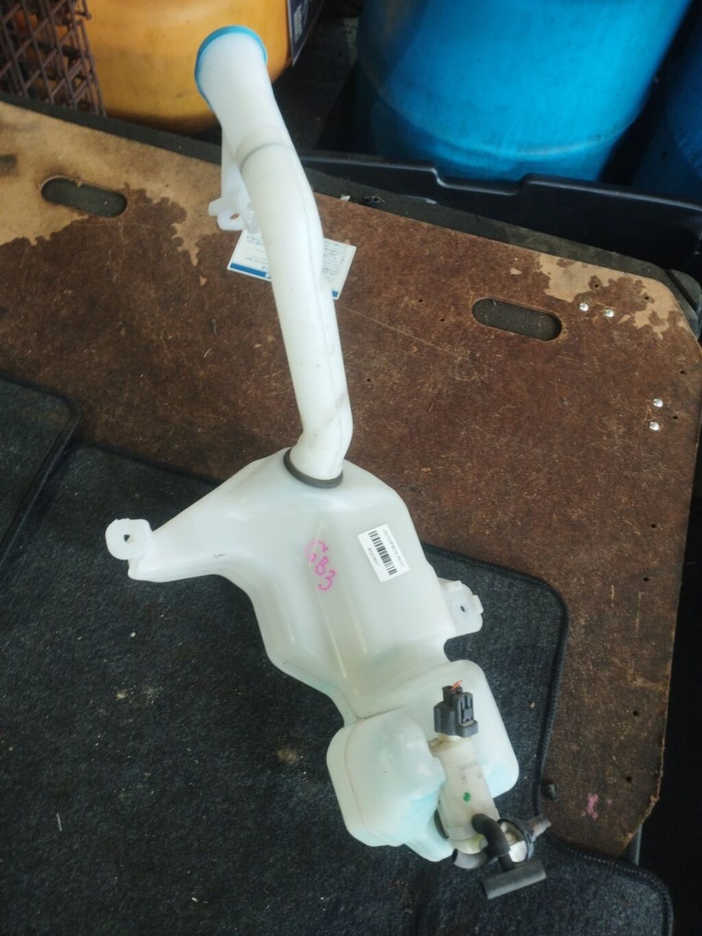 Бачок омывателя на Honda Freed GB3