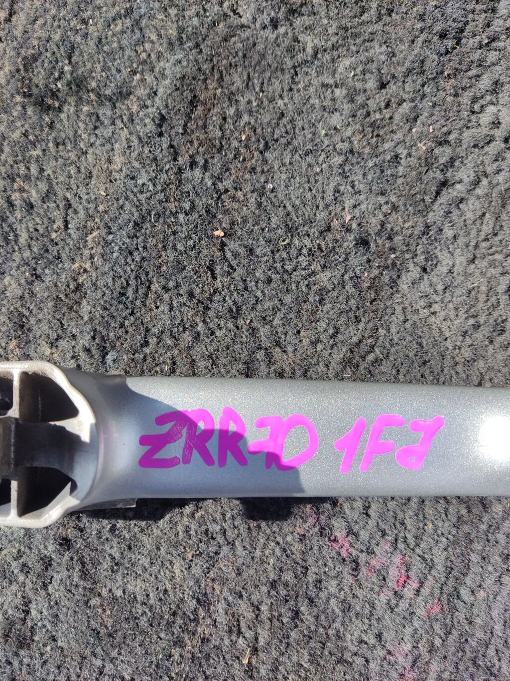 Ручка двери на Toyota Noah ZRR70G, Заднее расположение