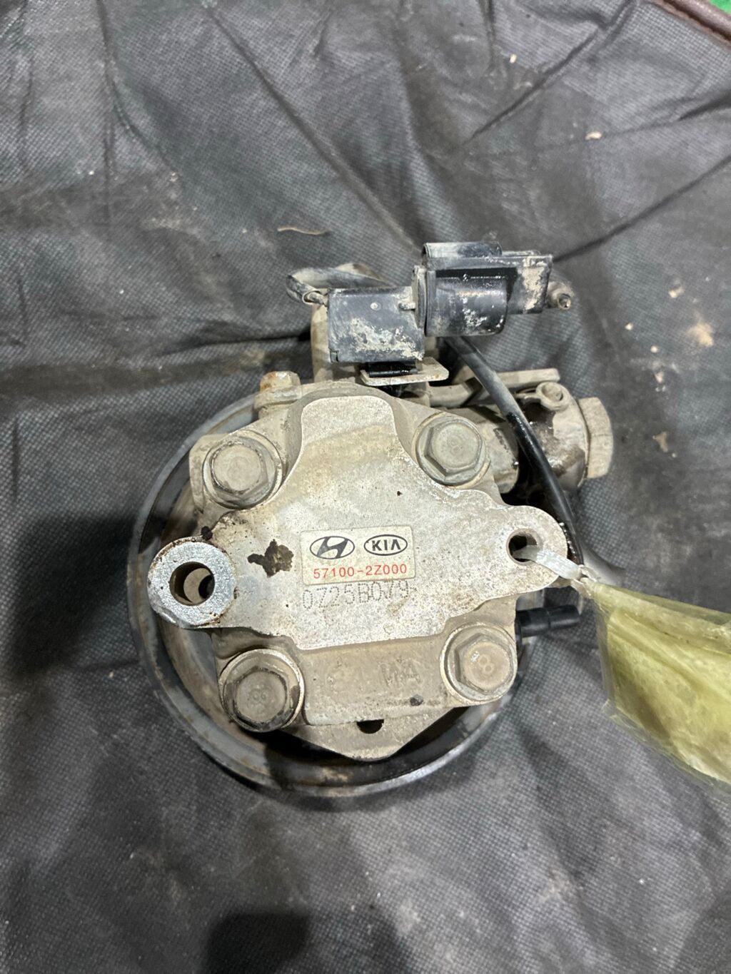 Насос гидроусилителя 57100-2Z000 на Hyundai Ix35 LM G4KD Фото 2