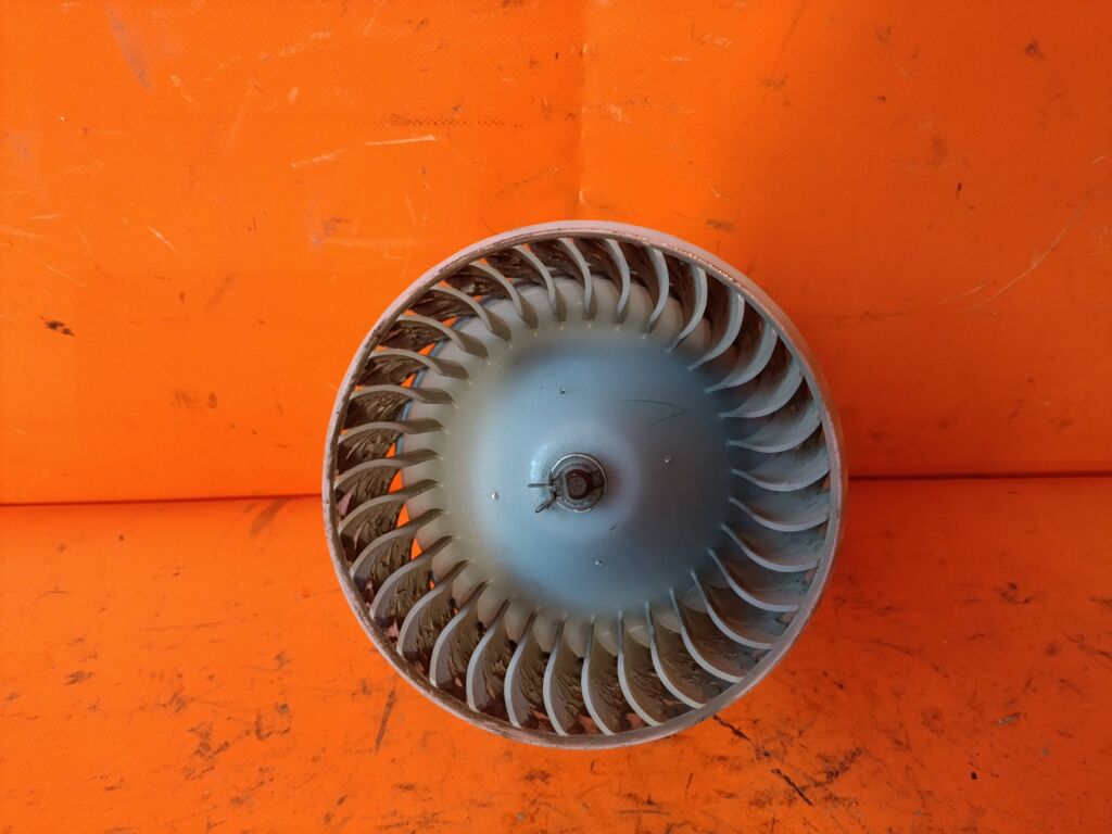 Мотор печки MN140153 на Mitsubishi Colt Plus Z23W Фото 3 Мотор печки MN140153 на Mitsubishi Colt Plus Z23W Фото 3