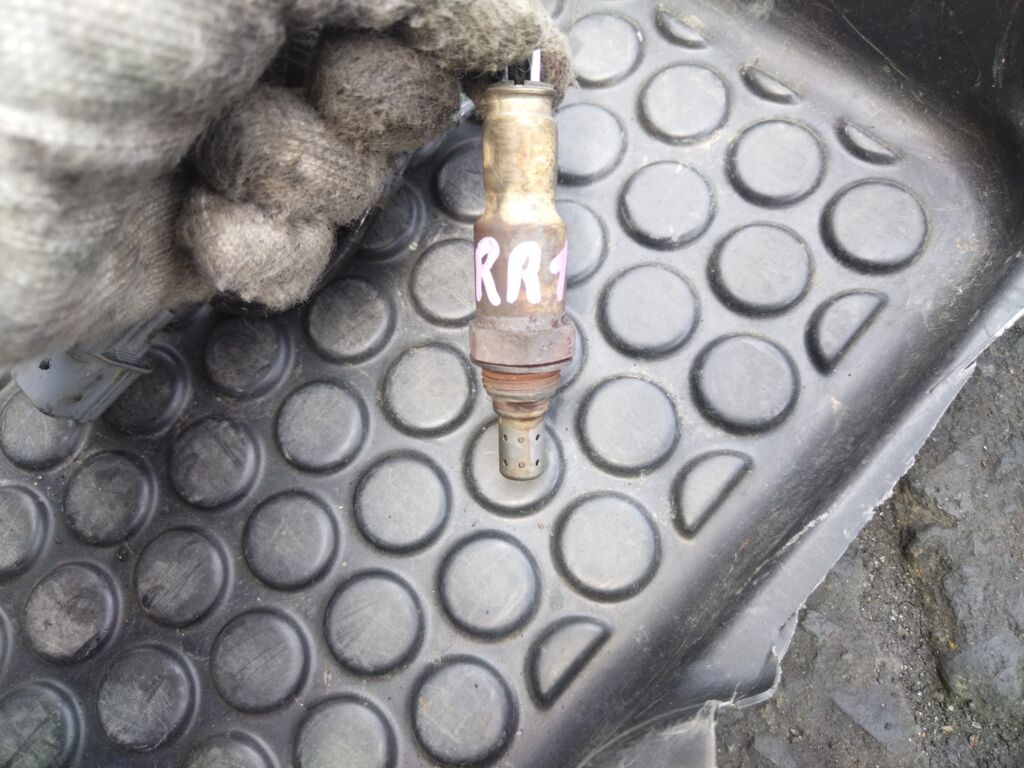 Лямбда-зонд на Honda Elysion RR1 K24A