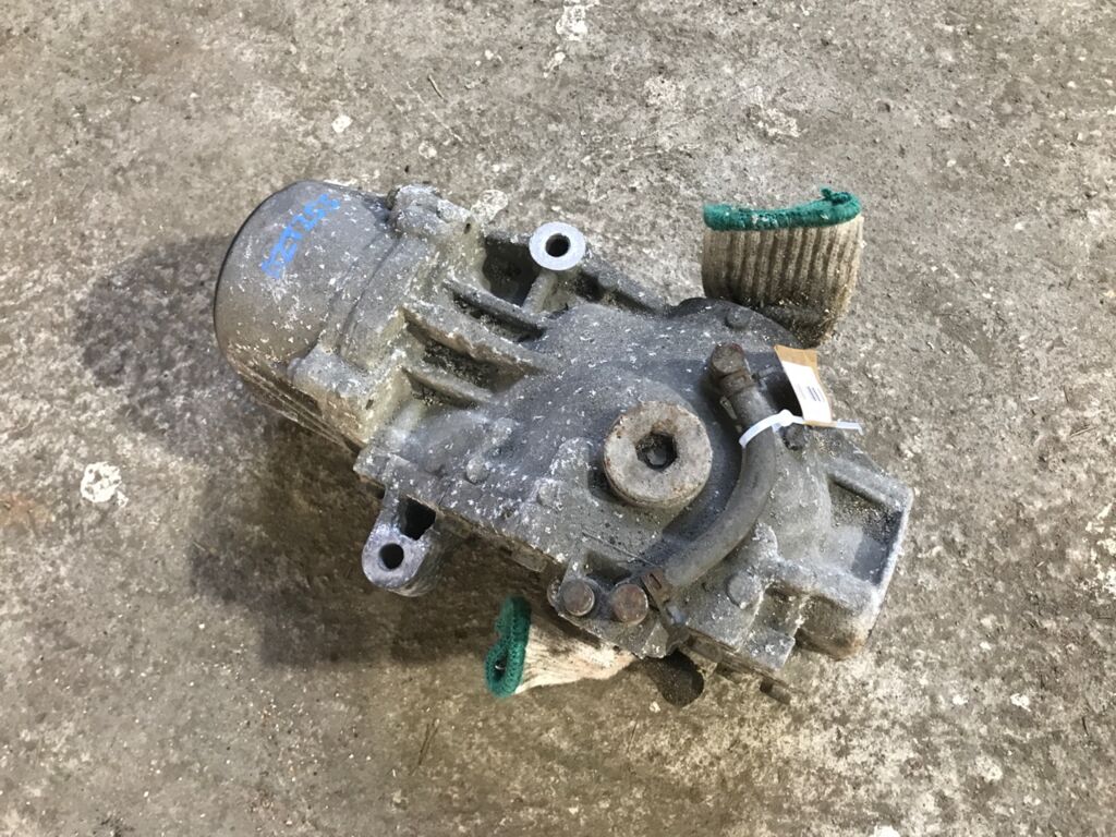 Редуктор на Toyota Avensis AZT255 1AZ-FSE 41110-73010, Заднее расположение