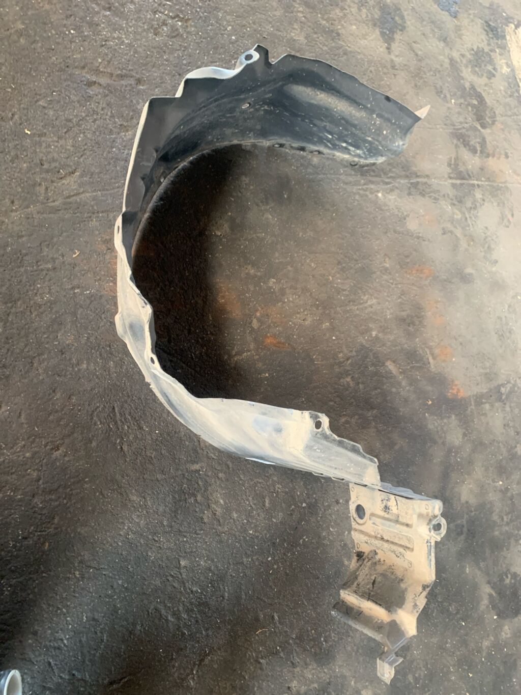 Подкрылок на Nissan Bluebird Sylphy FG10 QG15DE 63842-4M710, Переднее Правое расположение