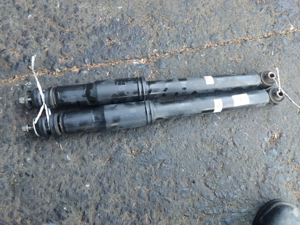 Амортизатор на Honda Elysion RR1 52610-SJM-0230, Заднее расположение