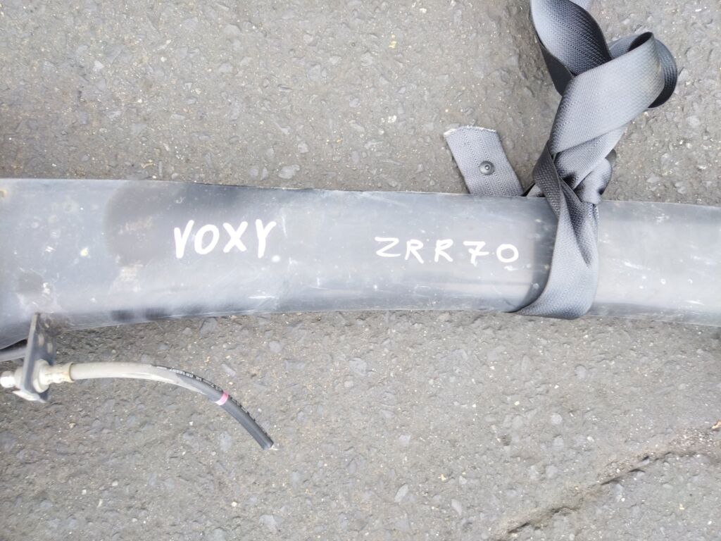 Балка подвески на Toyota Voxy ZRR70G 3ZR-FAE Фото 3