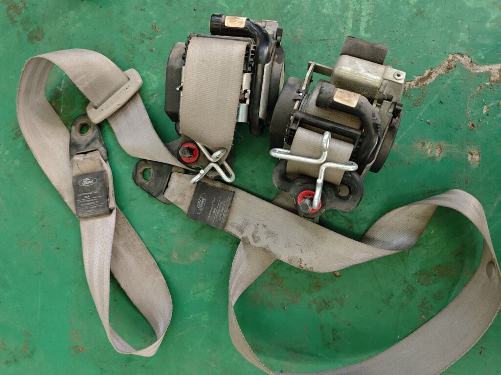 Ремень безопасности на Ford Mondeo 4 610409501A  610409500A, Переднее расположение