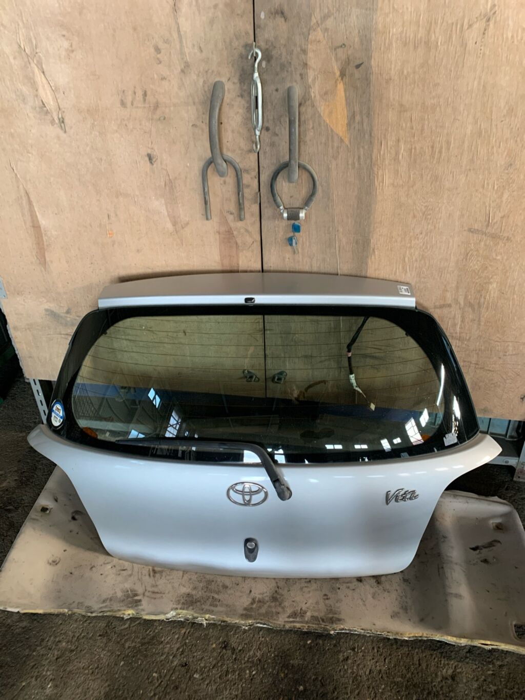 Дверь задняя на Toyota Vitz SCP10