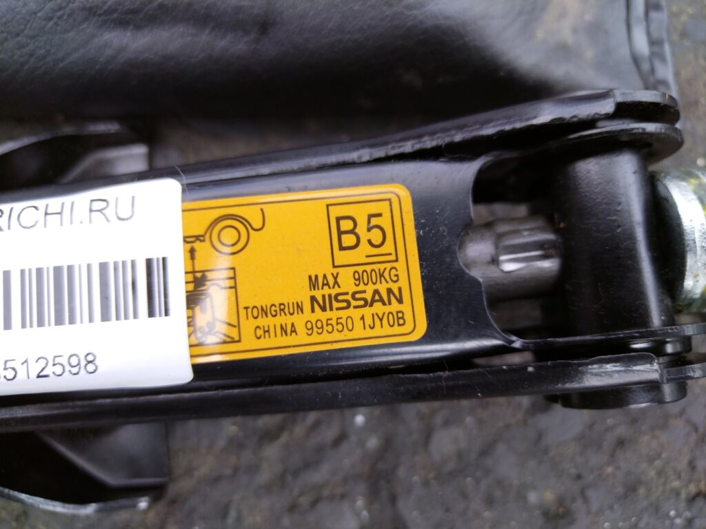 Домкрат на Nissan