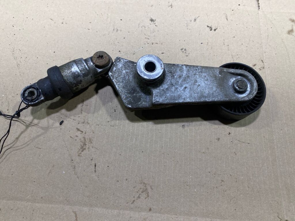 Ролик натяжной на Toyota Vista ZZV50 1ZZ-FE Фото 2