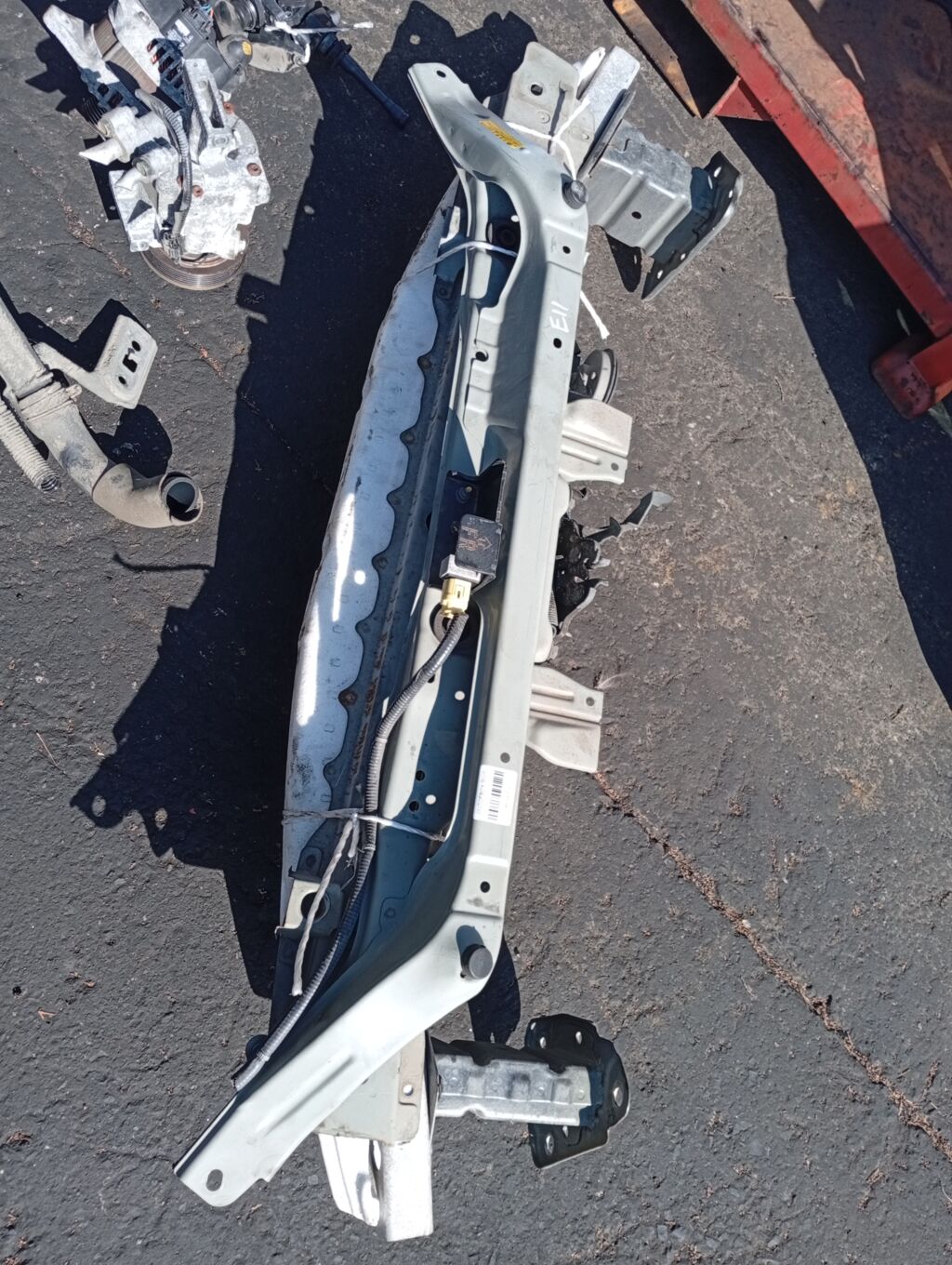 Жесткость бампера на Nissan Note E11, Переднее расположение