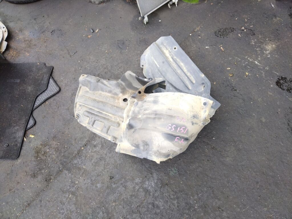 Подкрылок на Toyota Crown GS151 1G-FE 53876-30040, Переднее Левое расположение