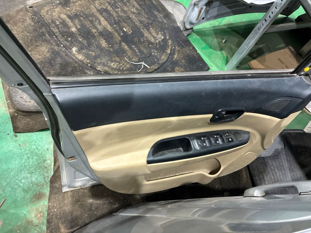 Дверь боковая на Hyundai Accent MC, Переднее Левое расположение