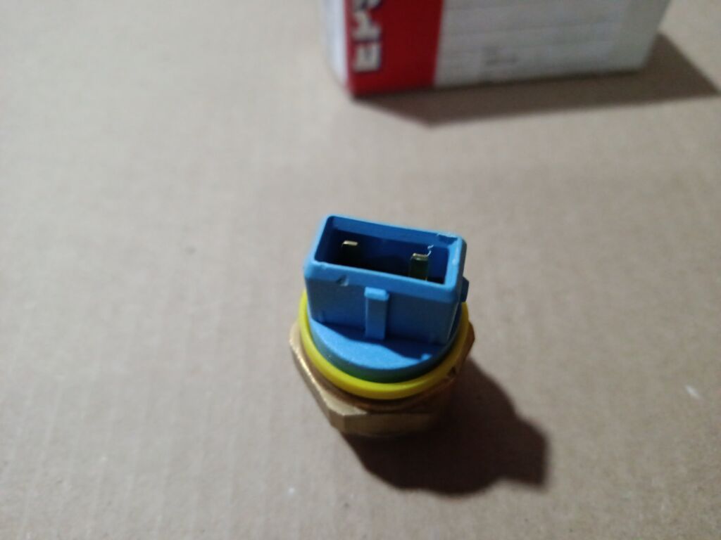 Датчик температуры 1850145 1850145,89428-33010, 071400-5520, 89428-06010, 89428-24010, 89428-33020 на Toyota Caldina CT190G 2C Фото 4