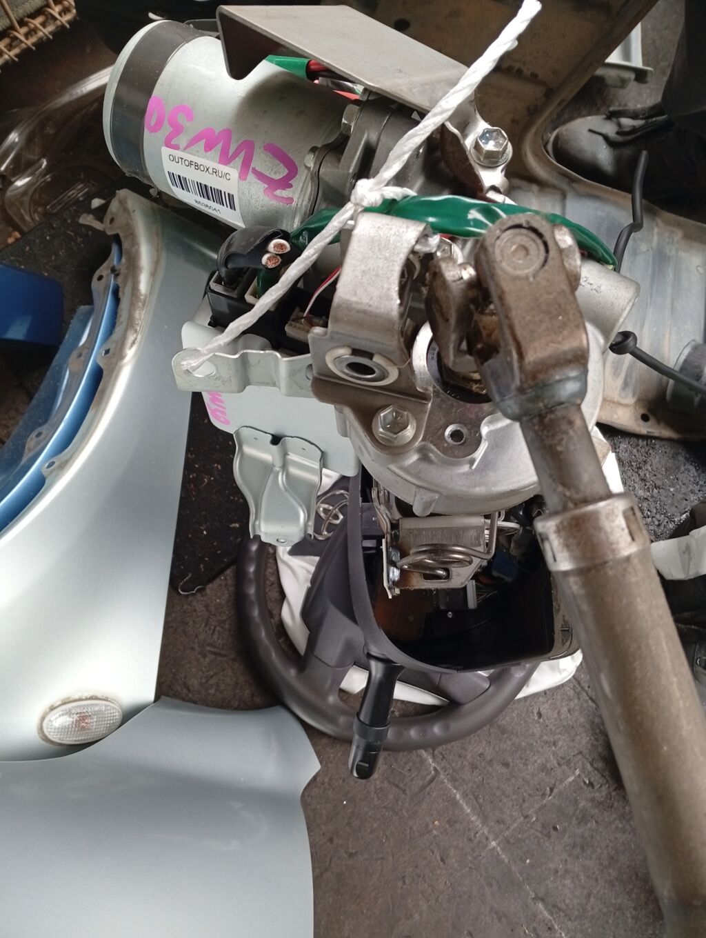 Рулевая колонка на Toyota Prius ZVW30