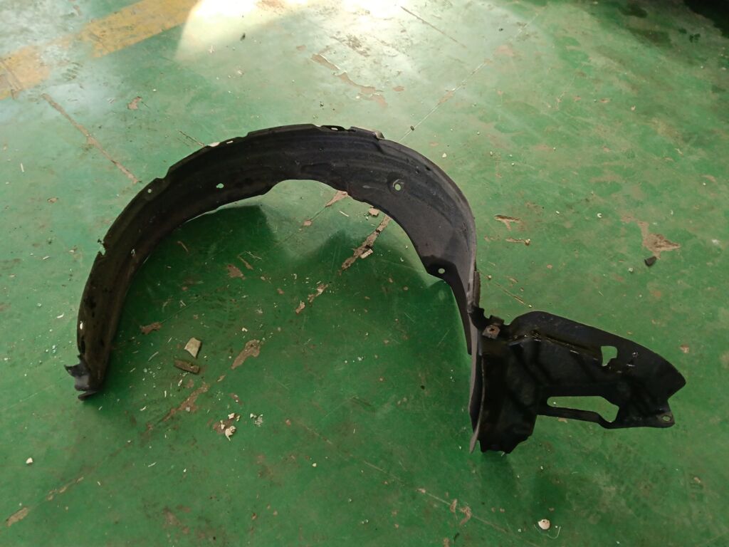 Подкрылок на Toyota Corolla ZRE120L 1ZR-FE 53875-YK010, Переднее Правое расположение