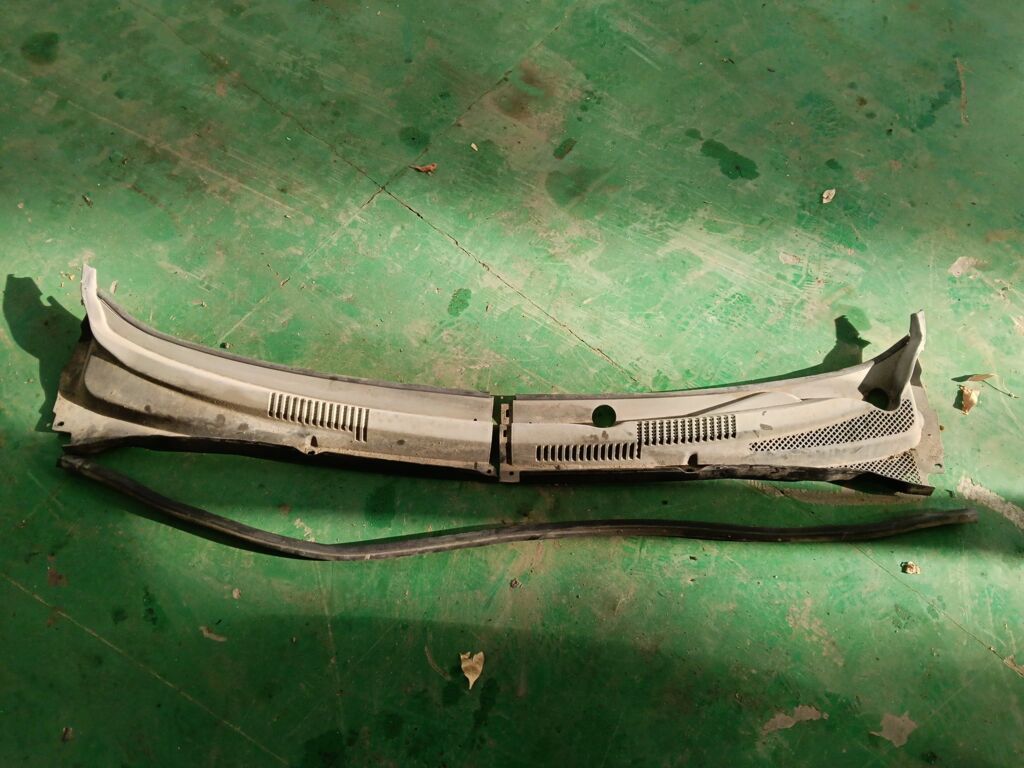Решетка под лобовое стекло на Chevrolet Cruze J300 94567078  94567077