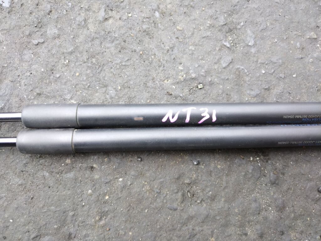 Амортизатор двери на Nissan X-Trail NT31