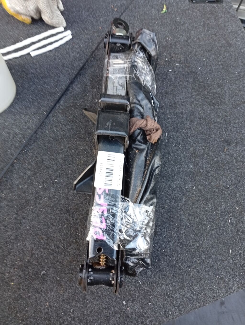 Домкрат на Mazda Demio DE3FS