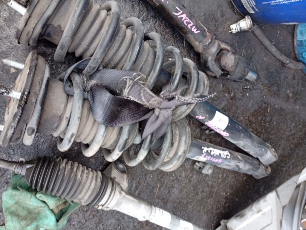 Стойка амортизатора на Toyota Crown GRS182 3GR-FSE, Переднее расположение