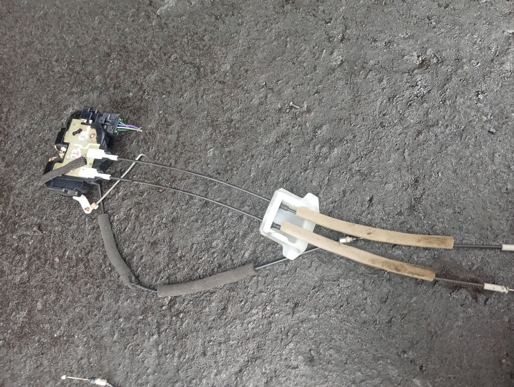 Замок двери на Nissan Teana J31 Фото 2