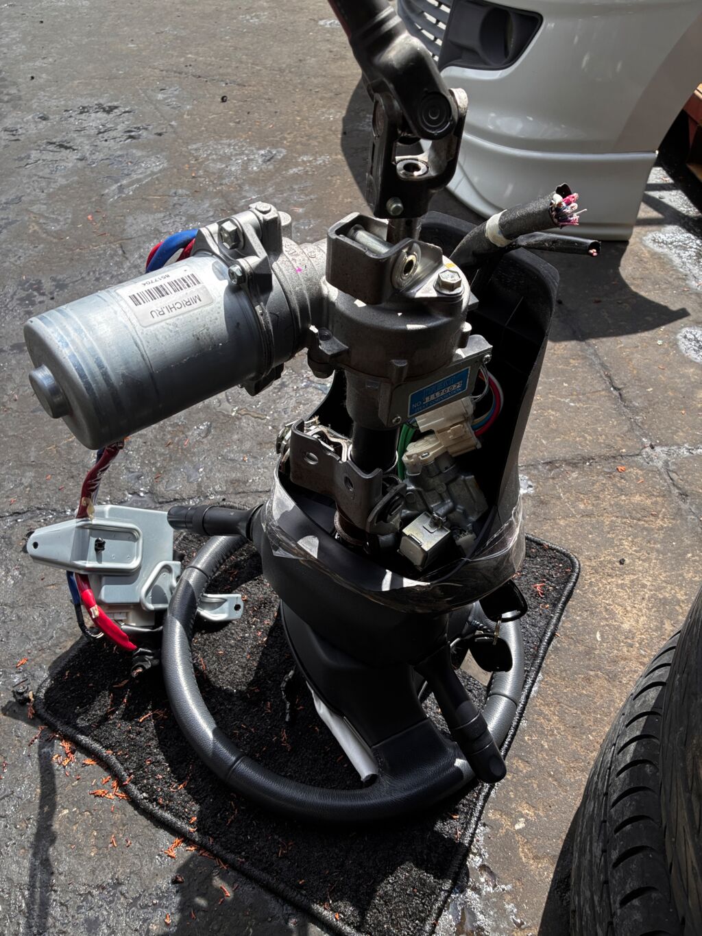 Рулевая колонка на Toyota Sienta NCP81G