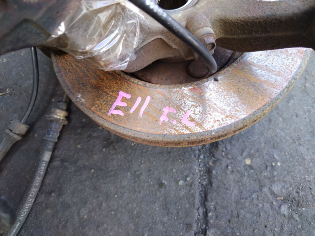 Ступица на Nissan Note E11 HR15DE, Переднее Левое расположение