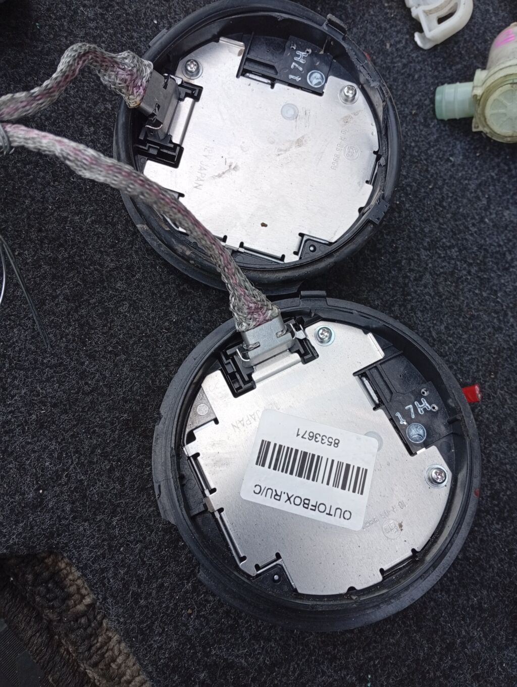 Блок розжига ксенона на Toyota Noah ZRR70G 85967-22080