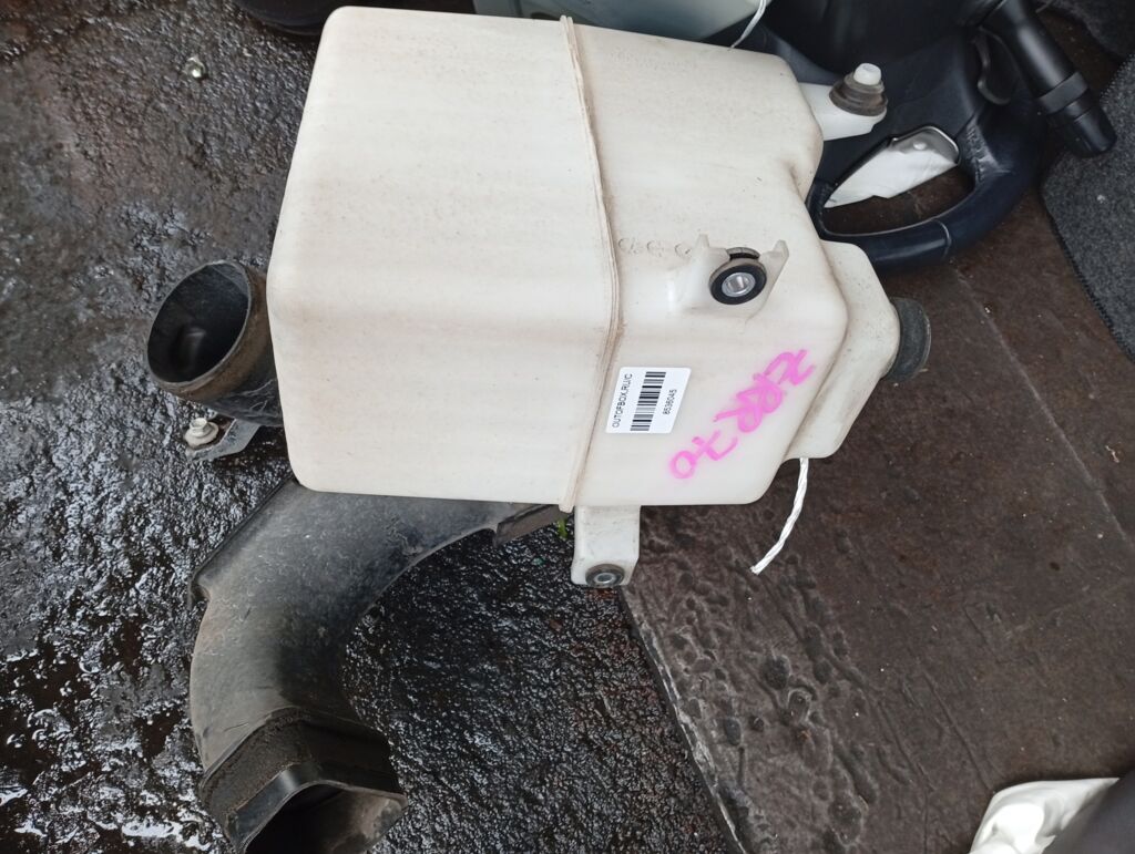 Влагоотделитель на Toyota Noah ZRR70G 3ZR-FAE 17893-37030