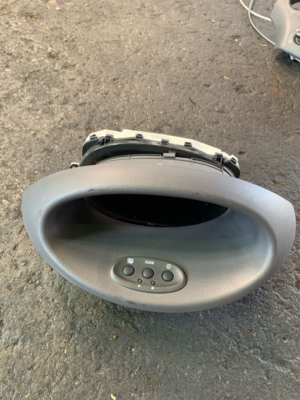 Спидометр на Toyota Vitz SCP10 1SZ-FE 83800-52110
