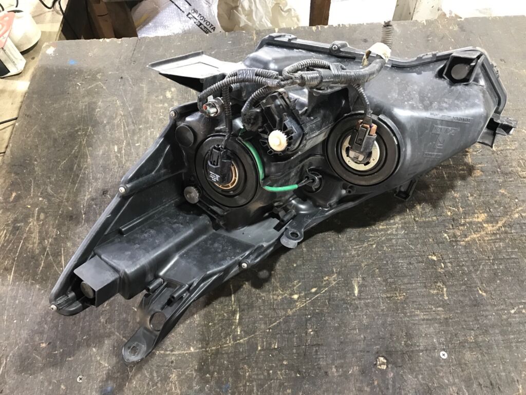 Фара 47-41 47-41 на Toyota Prius Alpha ZVW41W Фото 3