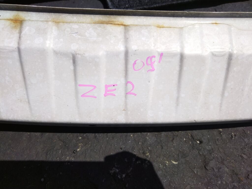 Жесткость бампера на Honda Insight ZE2, Переднее расположение