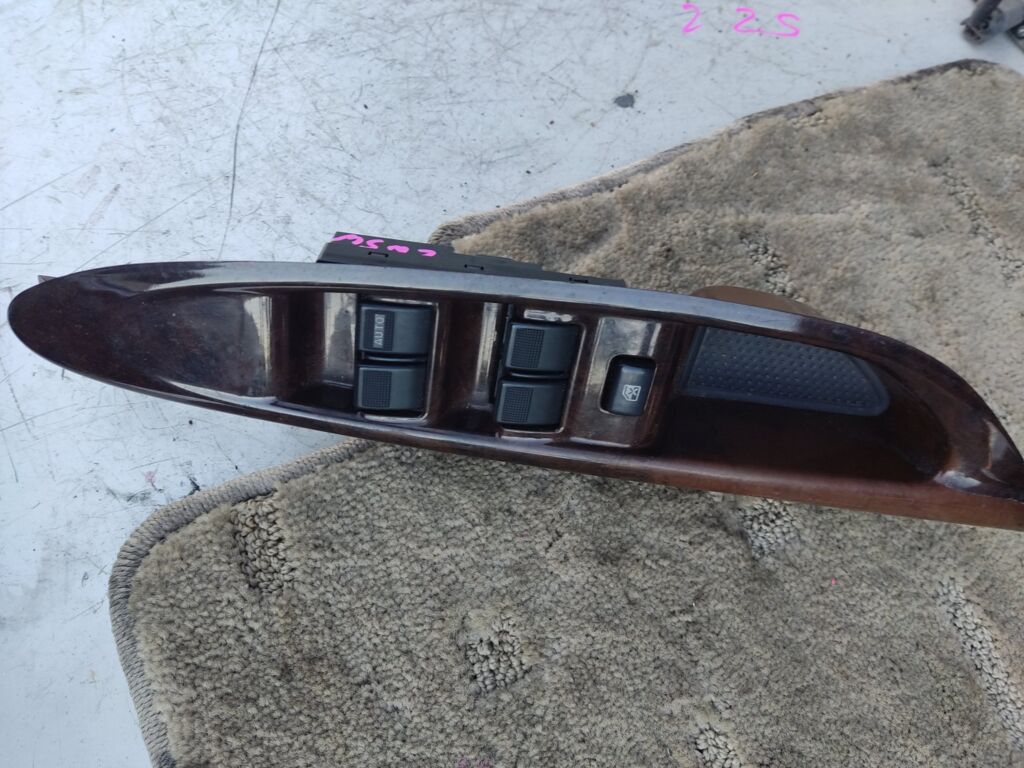 Блок упр-я стеклоподъемниками на Mazda Mpv LW5W L08166350, Переднее Правое расположение