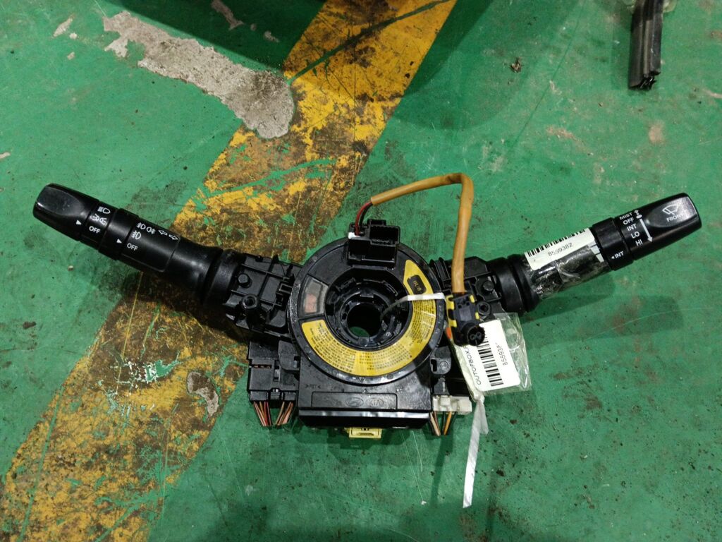Переключатель поворотов на Hyundai Solaris RB 93410-0U060  93420-0U000