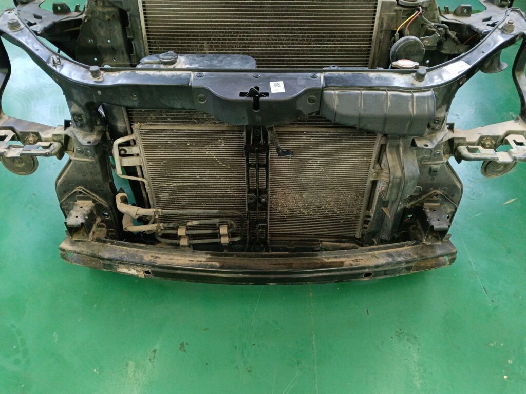 Телевизор на Hyundai Tucson JM G4GC 641010LBA0