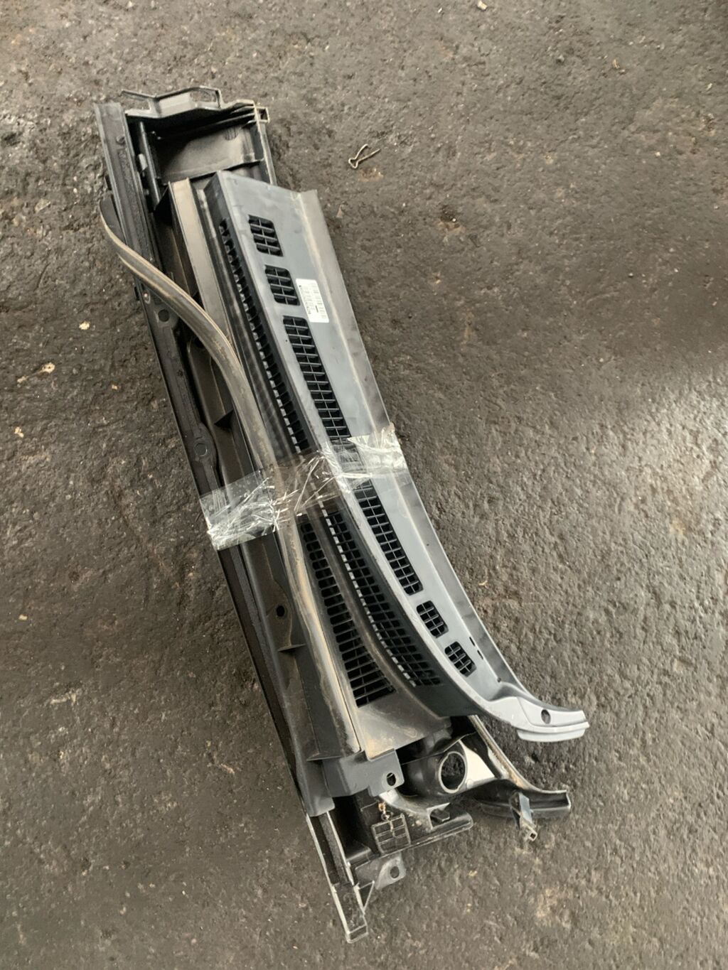 Решетка под лобовое стекло на Toyota Will Cypha NCP70 55782-52150  55781-52150
