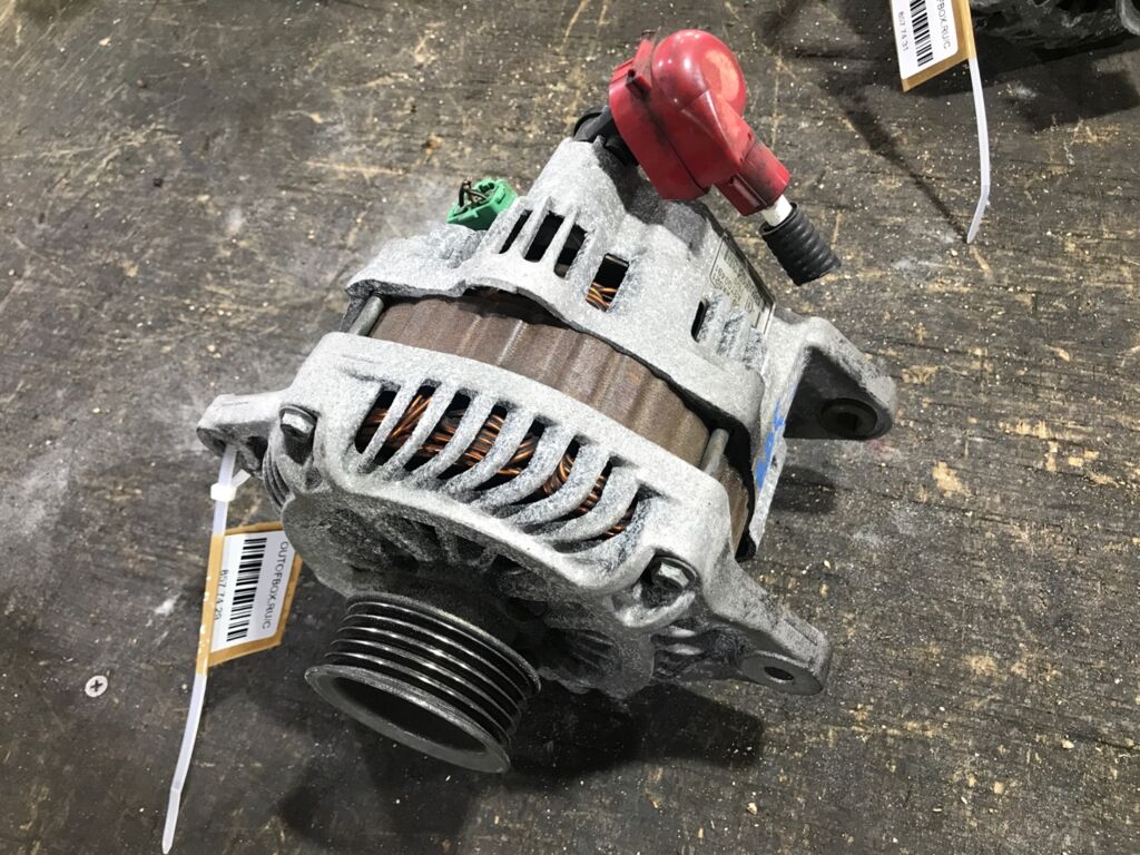 Генератор на Subaru Legacy Wagon BP5 EJ203 23700AA521  	23700AA522  23700AA520