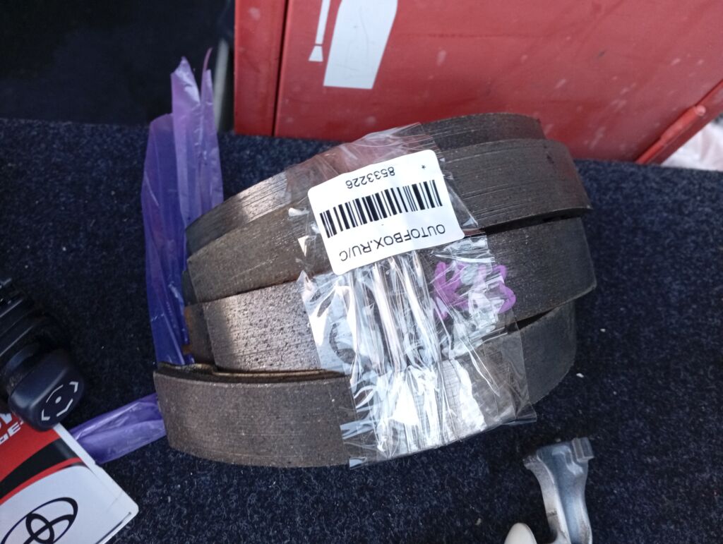 Тормозные колодки на Nissan March K13 HR12DE, Заднее расположение