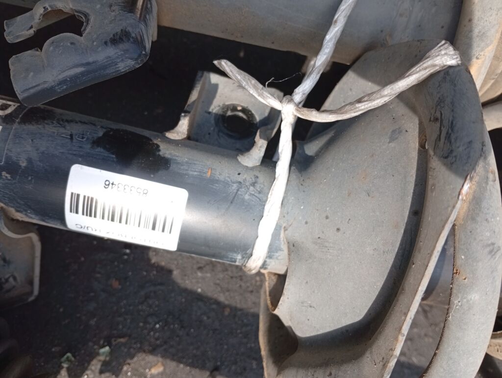 Стойка амортизатора на Nissan Note E11 HR15DE, Переднее расположение