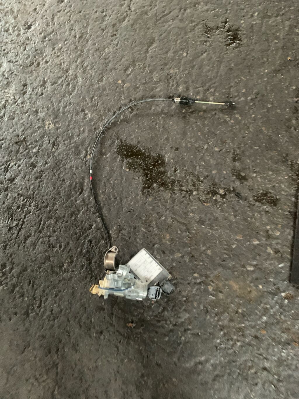 Замок зажигания на Toyota Will Cypha NCP70 69570-12180