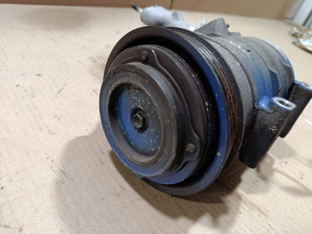 Компрессор кондиционера на Toyota Mark Ii GX100 1G-FE Фото 2