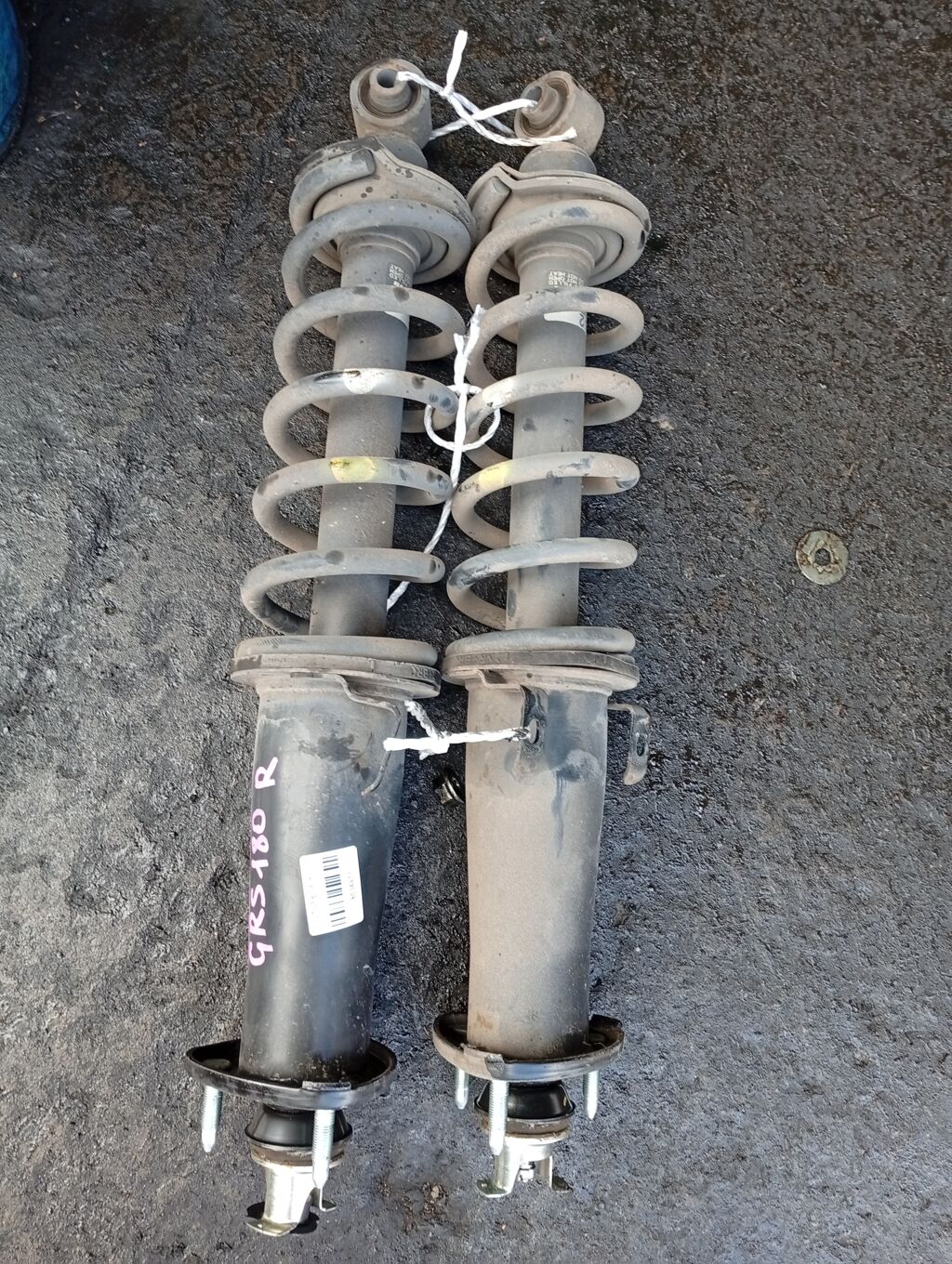 Стойка амортизатора на Toyota Crown GRS180 4GR-FSE 48530-30492, Заднее расположение