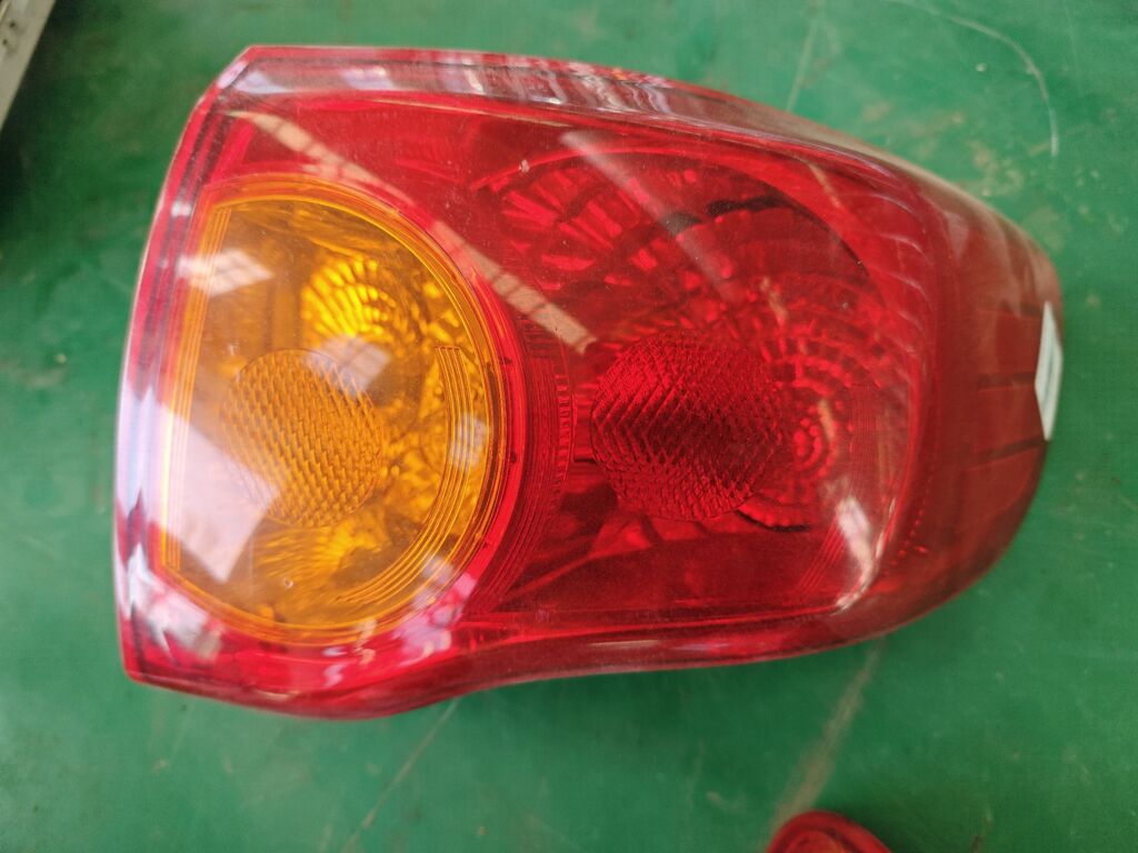 Стоп на Toyota Corolla ZRE151L 02-123, Правое расположение