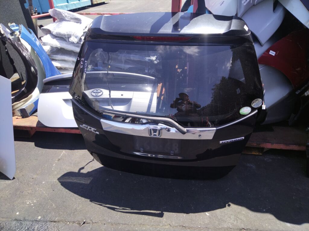 Дверь задняя на Honda Fit Shuttle Hybrid GP2