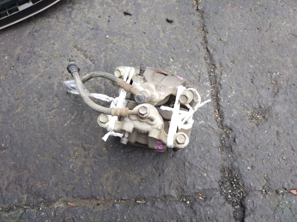 Суппорт на Nissan Serena C26 MR20DD, Заднее расположение