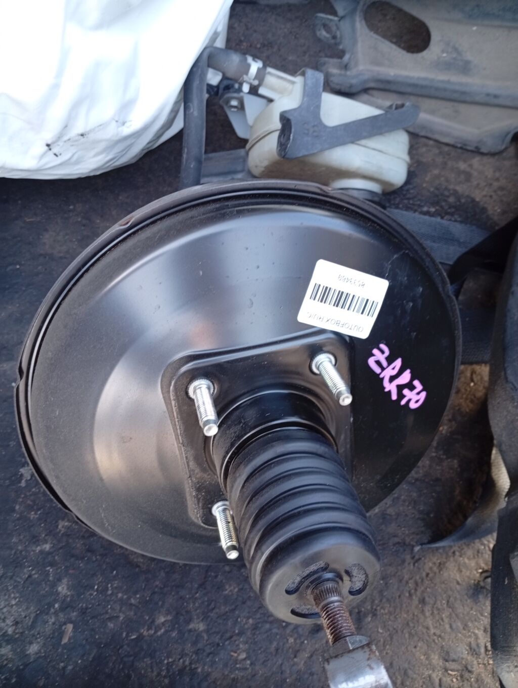 Главный тормозной цилиндр на Toyota Voxy ZRR70G 3ZR-FAE