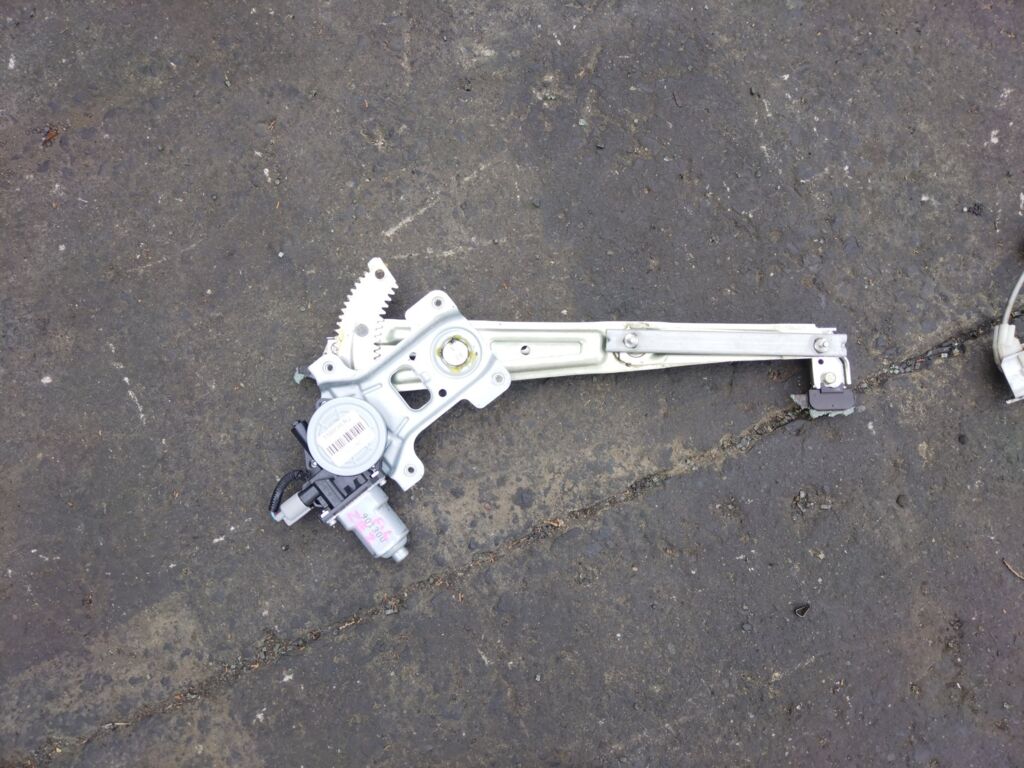 Стеклоподъемный механизм на Honda Insight ZE2 Фото 2