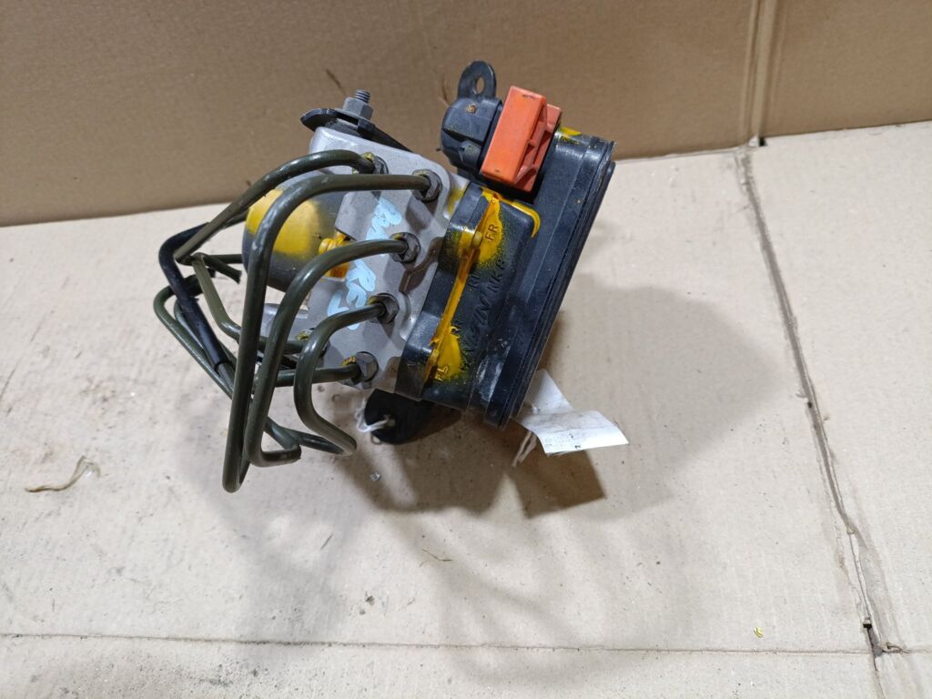 Блок ABS на Honda Stepwgn RF3 K20A
