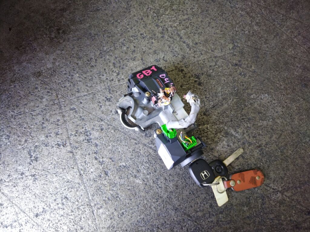 Замок зажигания на Honda Mobilio GB1