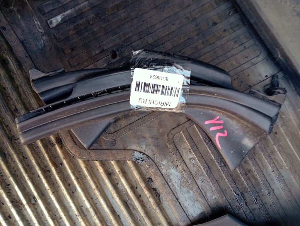 Решетка под лобовое стекло на Nissan Ad Van VY12 66895-CV000  66894-CV000