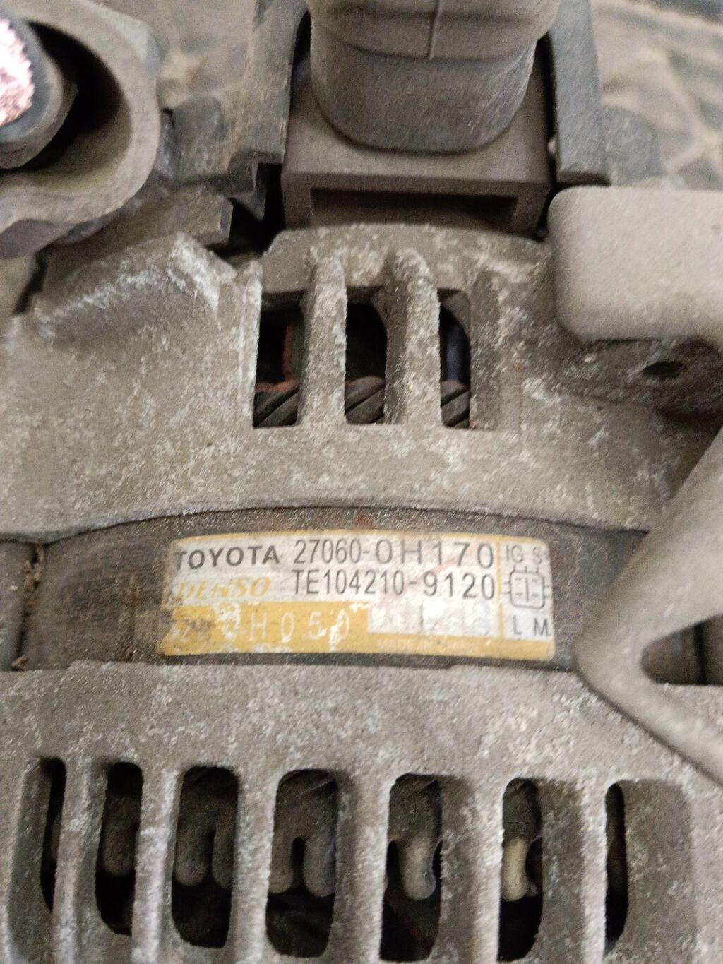 Генератор на Toyota Camry ACV40 2AZ-FE 27060-0H170